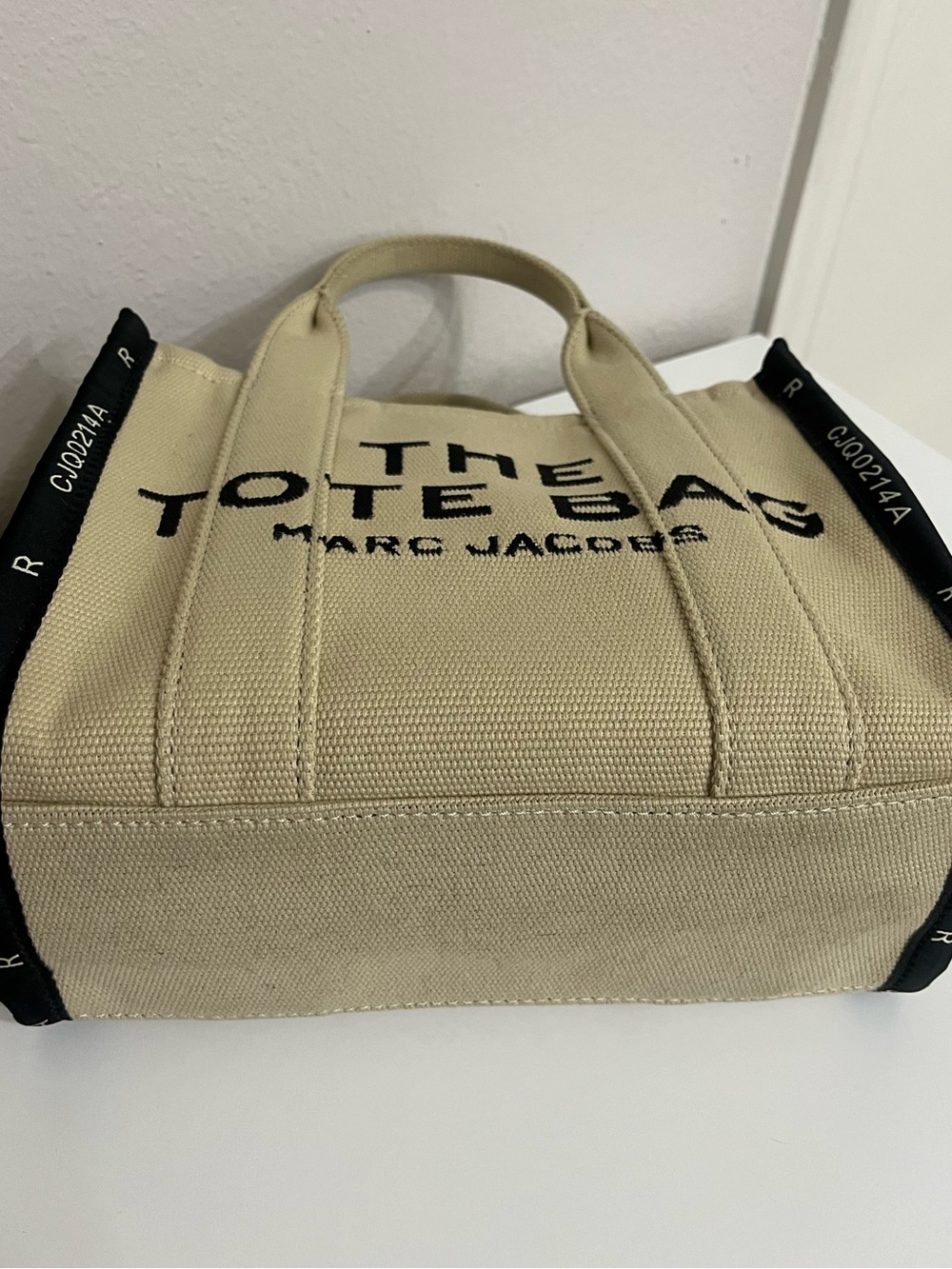 Marc Jacobs Small The Tote Bag - Picture 3 of 5